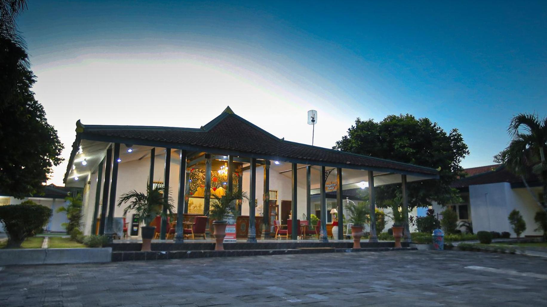 Royal Brongto Hotel Yogyakarta Eksteriør bilde