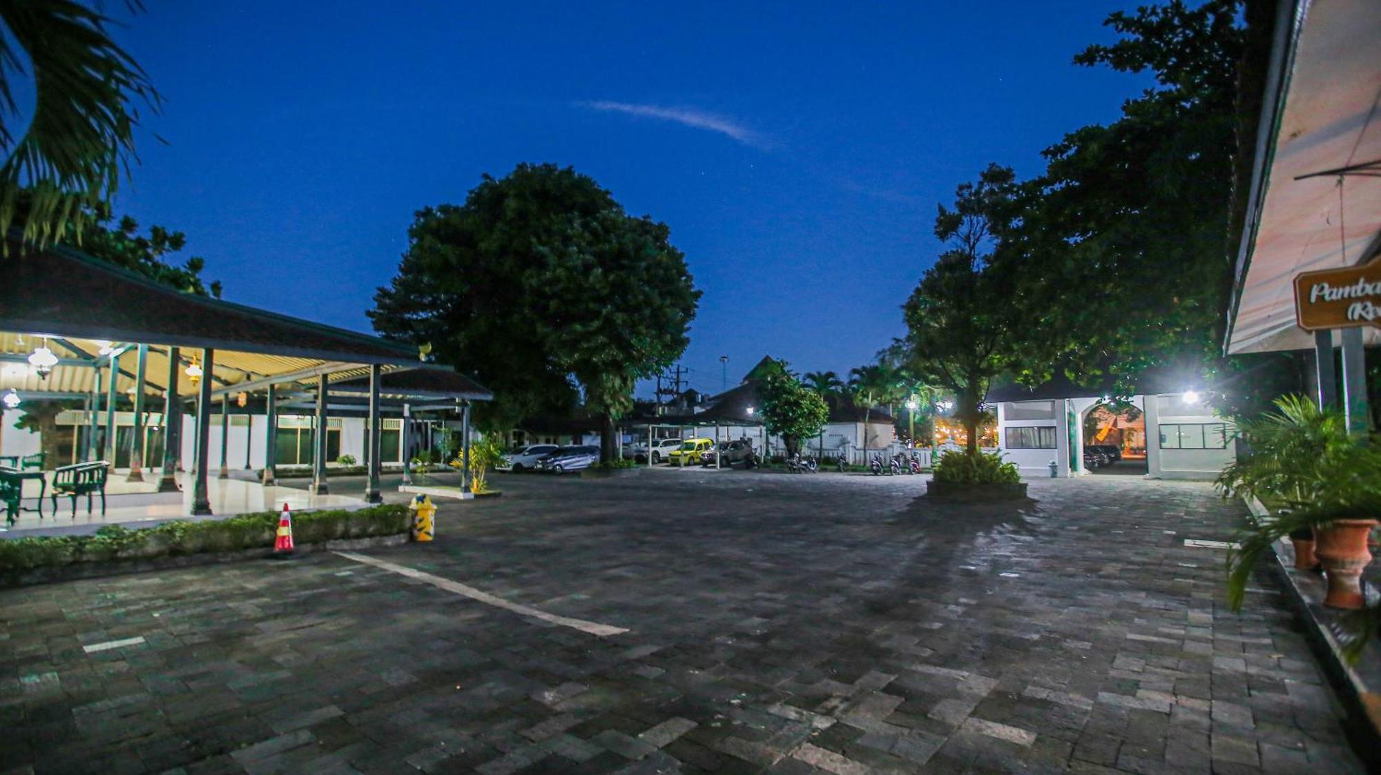 Royal Brongto Hotel Yogyakarta Eksteriør bilde