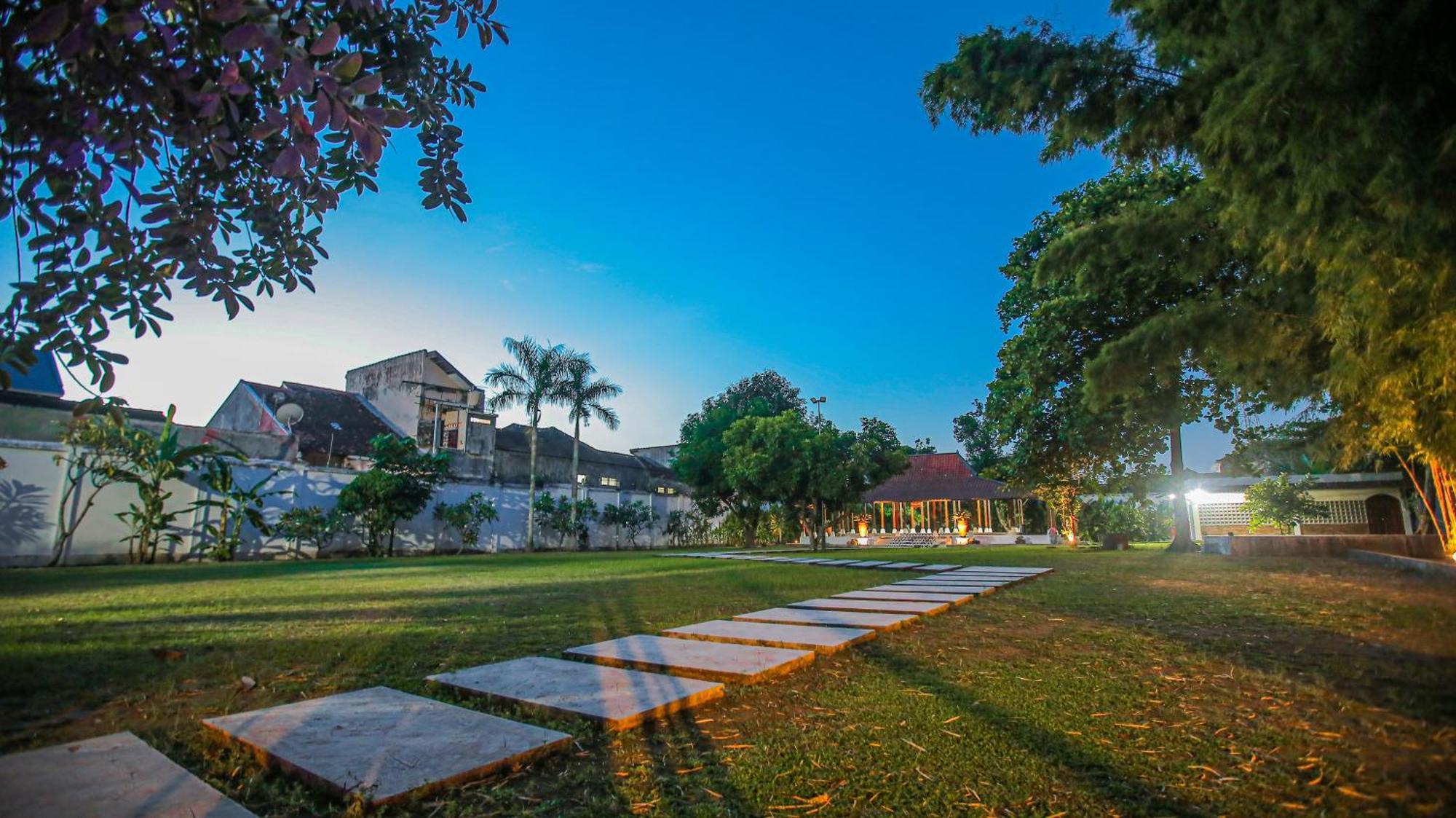 Royal Brongto Hotel Yogyakarta Eksteriør bilde